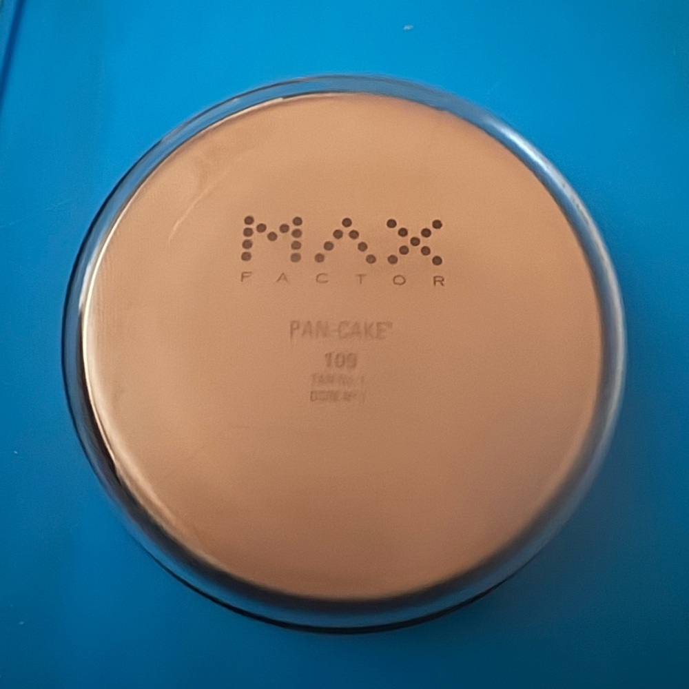 Max Factor Pan-Cake Foundation - Tan